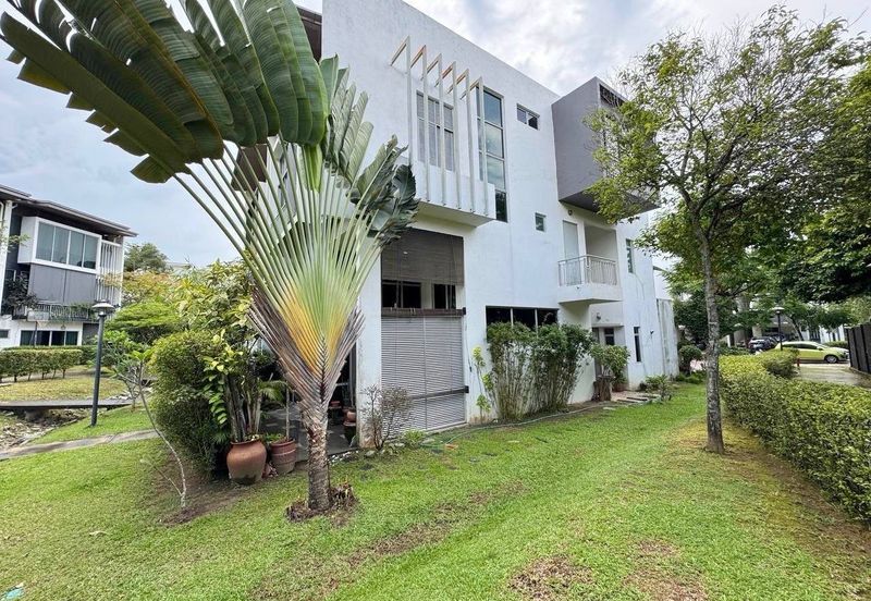 Symphony Hills Schumann