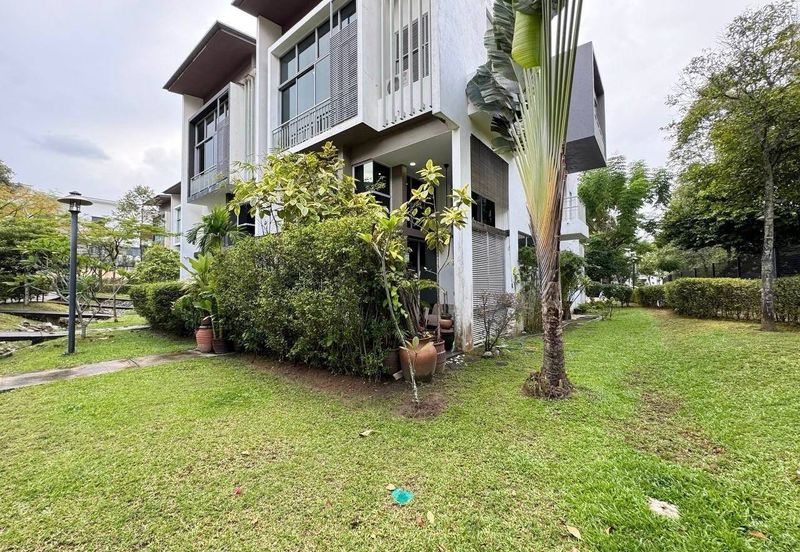 Symphony Hills Schumann