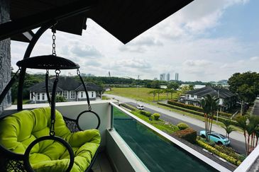Perdana Lakeview East
