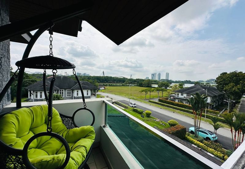 Perdana Lakeview East