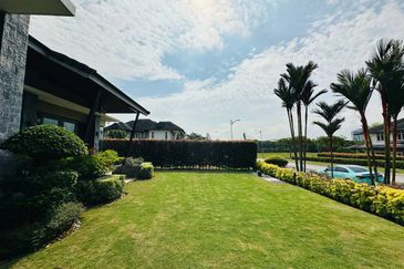 Perdana Lakeview East