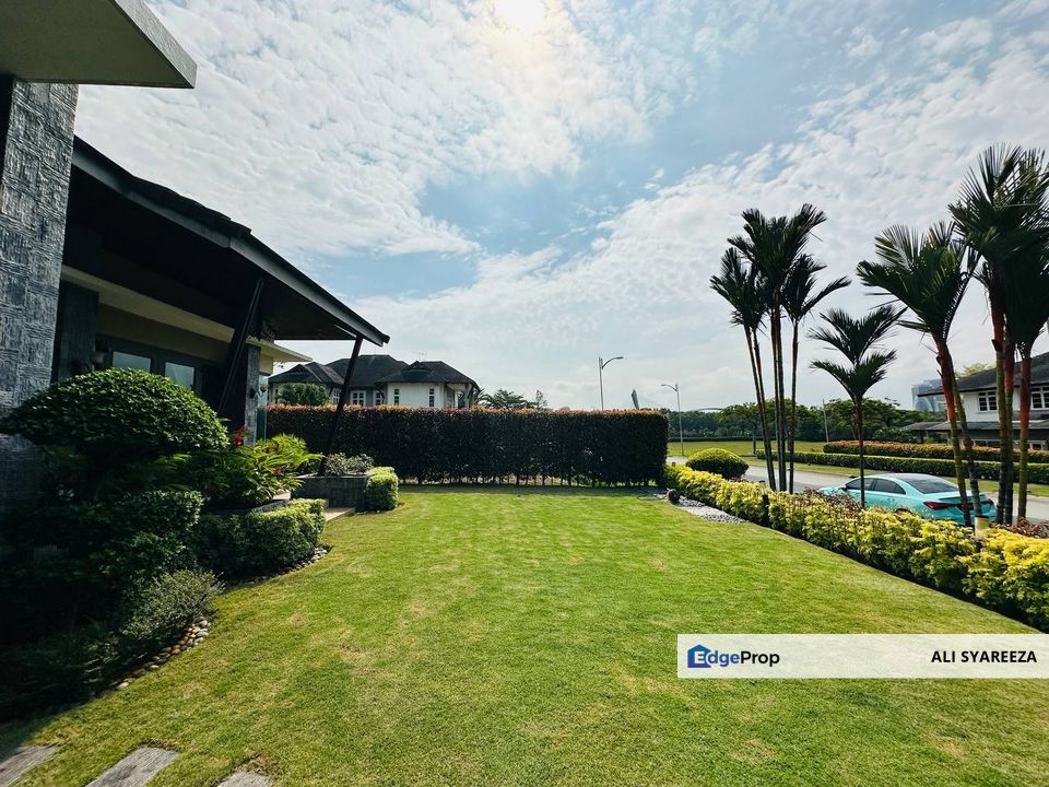 Perdana Lakeview East Cyberjaya two and half storey Bungalow house for sale, Selangor, Cyberjaya