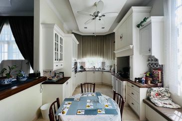 Perdana Lakeview East