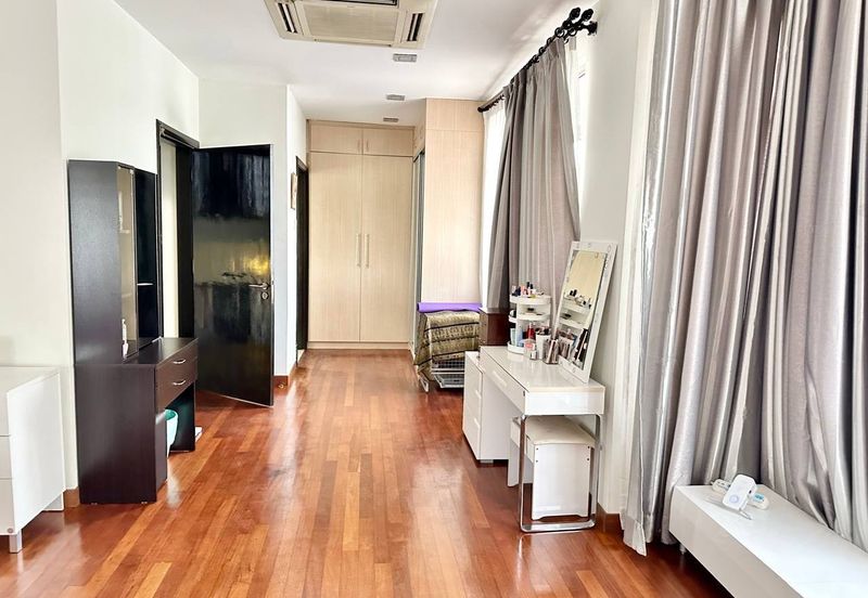 Changkat Kiara Surya