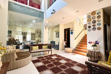 Titian, Bukit Jelutong