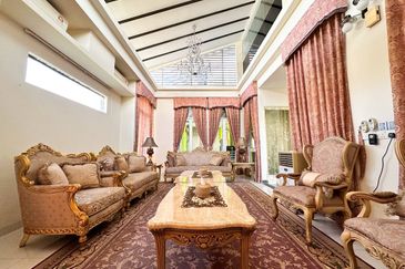 Titian, Bukit Jelutong