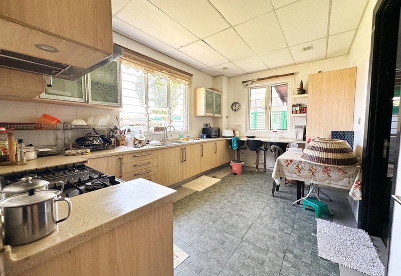 Titian, Bukit Jelutong