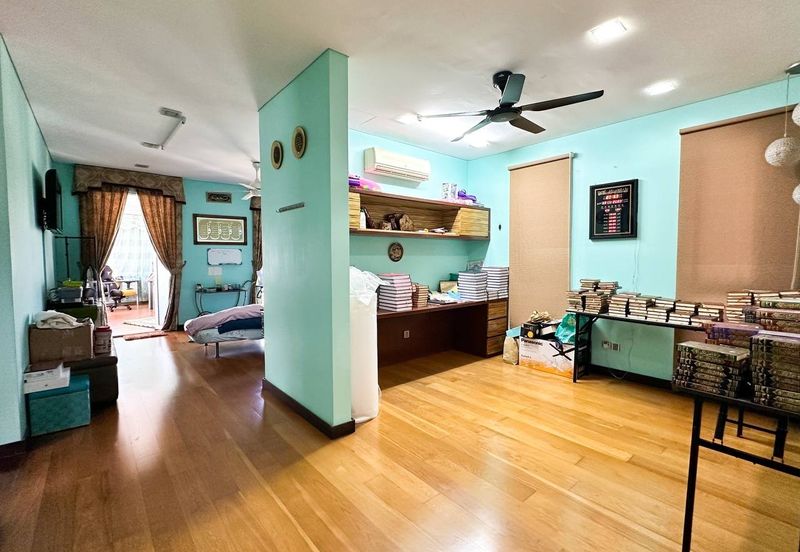 Titian, Bukit Jelutong