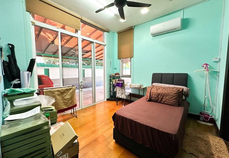 Titian, Bukit Jelutong