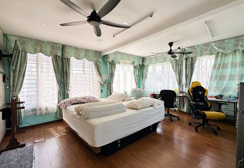 Titian, Bukit Jelutong