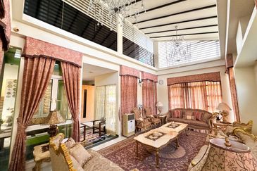 Titian, Bukit Jelutong