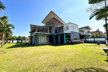 Titian, Bukit Jelutong