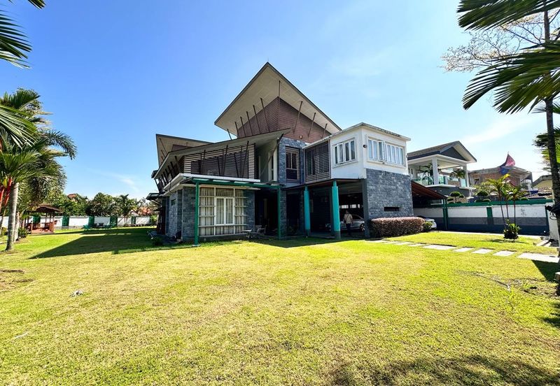 Titian, Bukit Jelutong