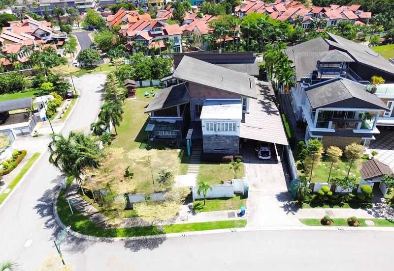 Titian, Bukit Jelutong