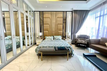 Putra Hill Residency