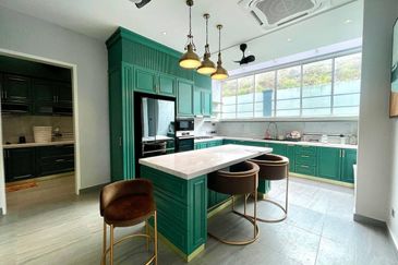 Putra Hill Residency