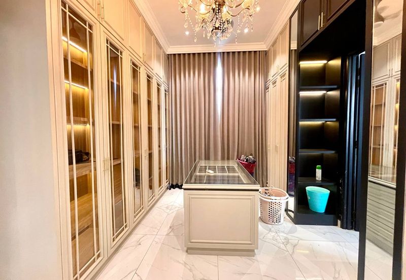 Putra Hill Residency