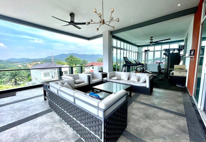 Putra Hill Residency