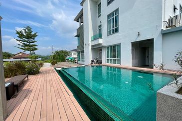 Putra Hill Residency