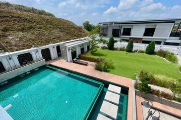 Putra Hill Residency