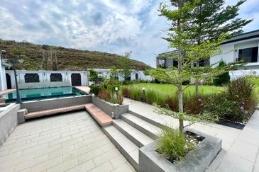 Putra Hill Residency