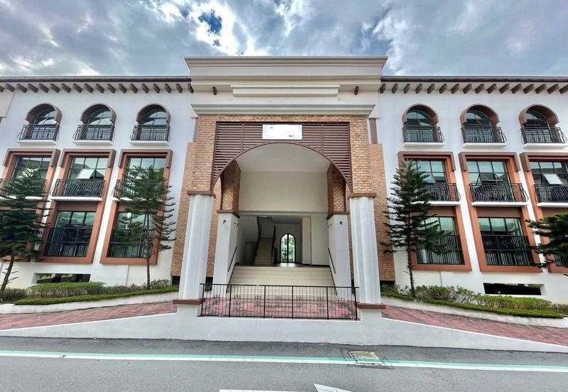 Isle of Kamares, Setia Eco Glades