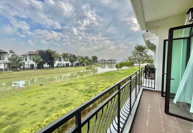 Isle of Kamares, Setia Eco Glades