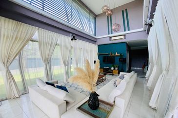 Titian, Bukit Jelutong