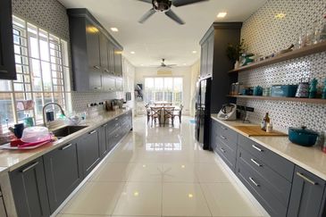 Titian, Bukit Jelutong