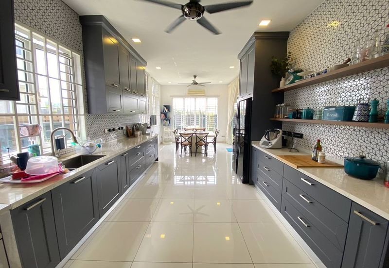 Titian, Bukit Jelutong