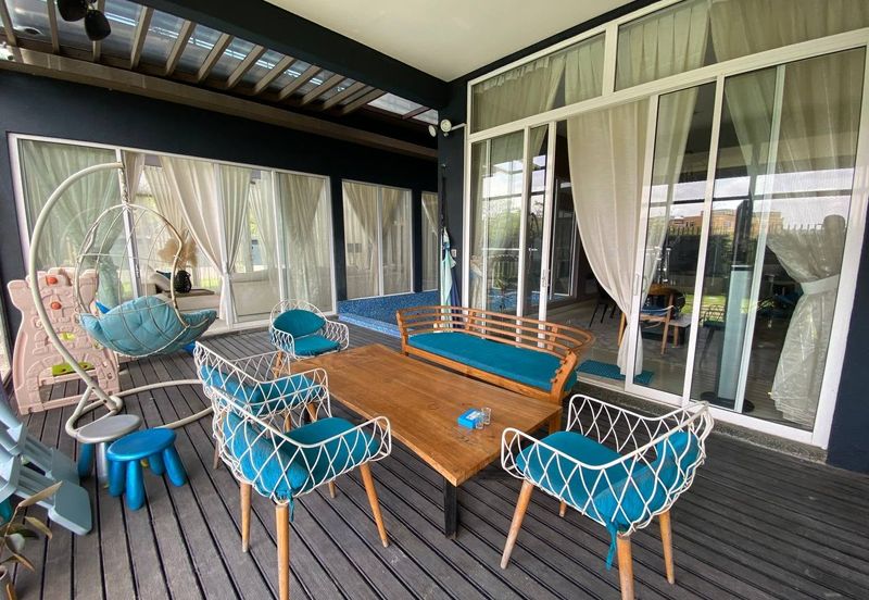 Titian, Bukit Jelutong