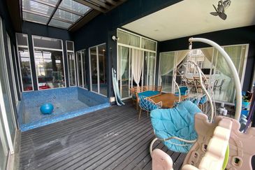 Titian, Bukit Jelutong