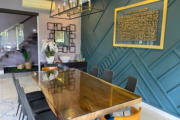 Titian, Bukit Jelutong