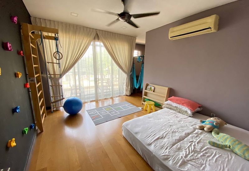 Titian, Bukit Jelutong