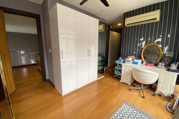 Titian, Bukit Jelutong