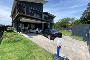 Titian, Bukit Jelutong