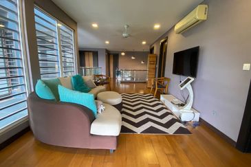 Titian, Bukit Jelutong