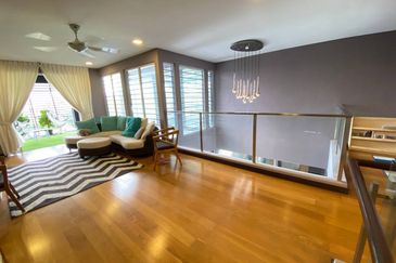 Titian, Bukit Jelutong