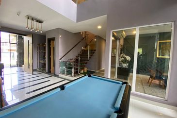 Titian, Bukit Jelutong