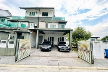 Impian Tropika Alam Impian