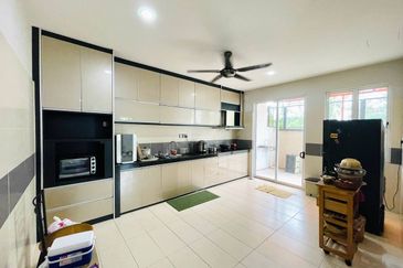 Impian Tropika Alam Impian