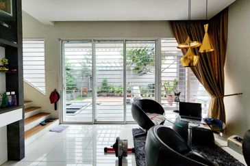 USJ heights Subang Jaya Two and half storey Zero lot Bungalow for sale