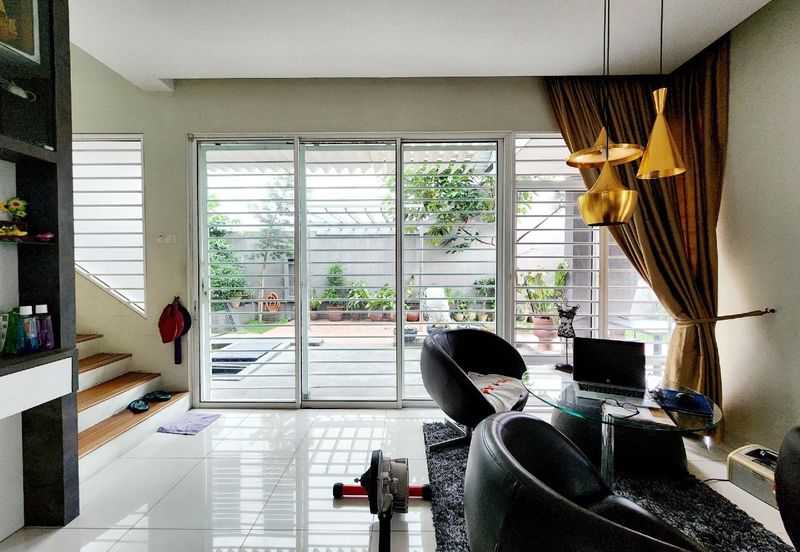 USJ heights Subang Jaya Two and half storey Zero lot Bungalow for sale