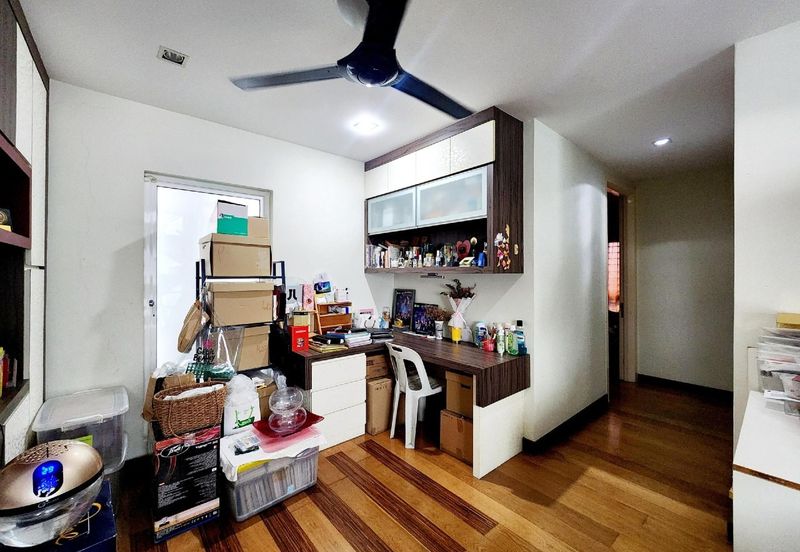 USJ heights Subang Jaya Two and half storey Zero lot Bungalow for sale