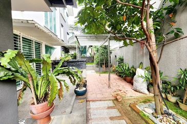 USJ heights Subang Jaya Two and half storey Zero lot Bungalow for sale