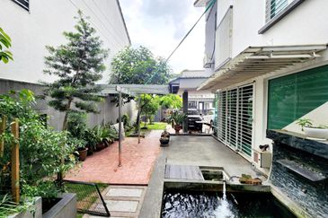 USJ heights Subang Jaya Two and half storey Zero lot Bungalow for sale