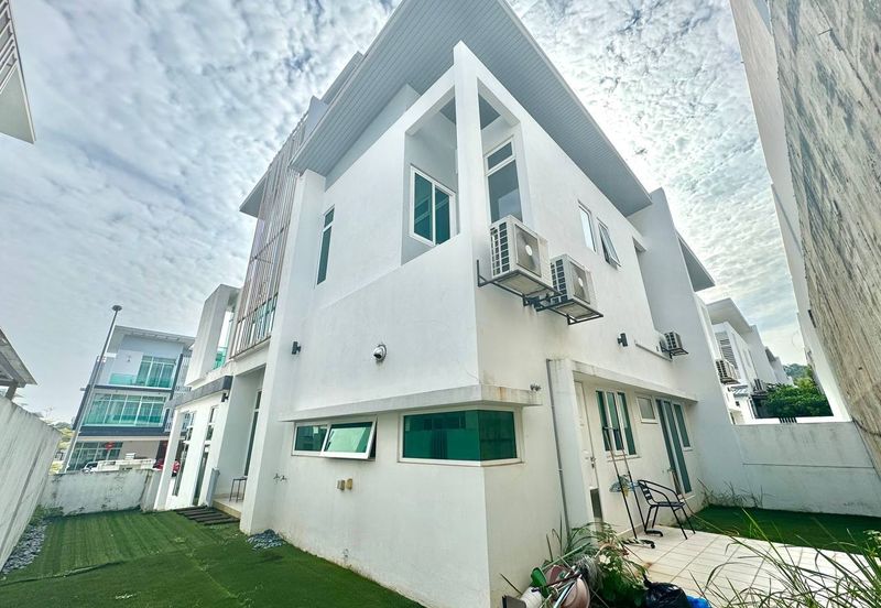 Clover Garden Residences