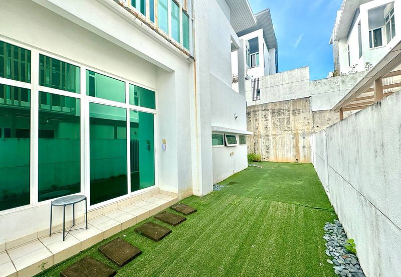 Clover Garden Residences