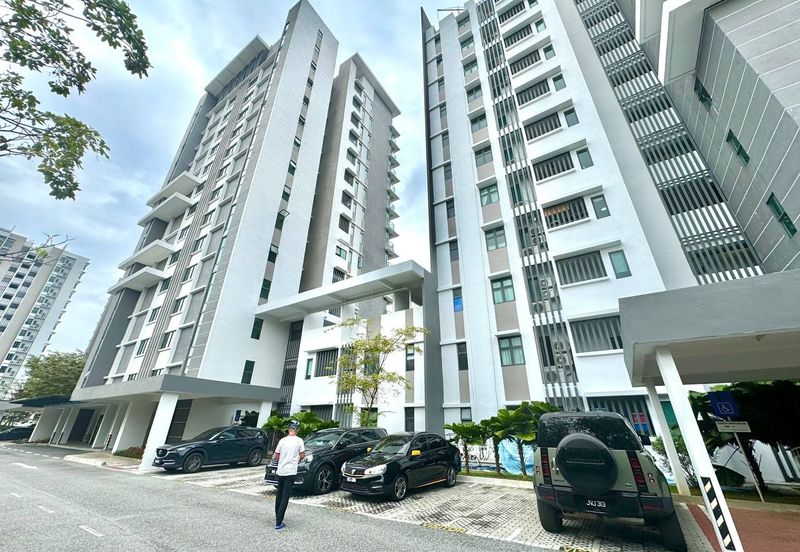 Aura Residence @ Precint 8