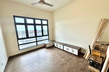 Aura Residence @ Precint 8